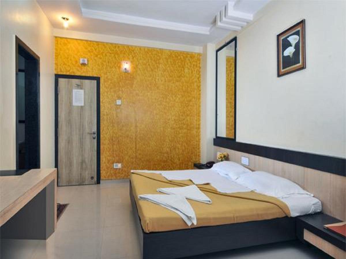 Hotel Shri Krishna Shirdi Eksteriør billede