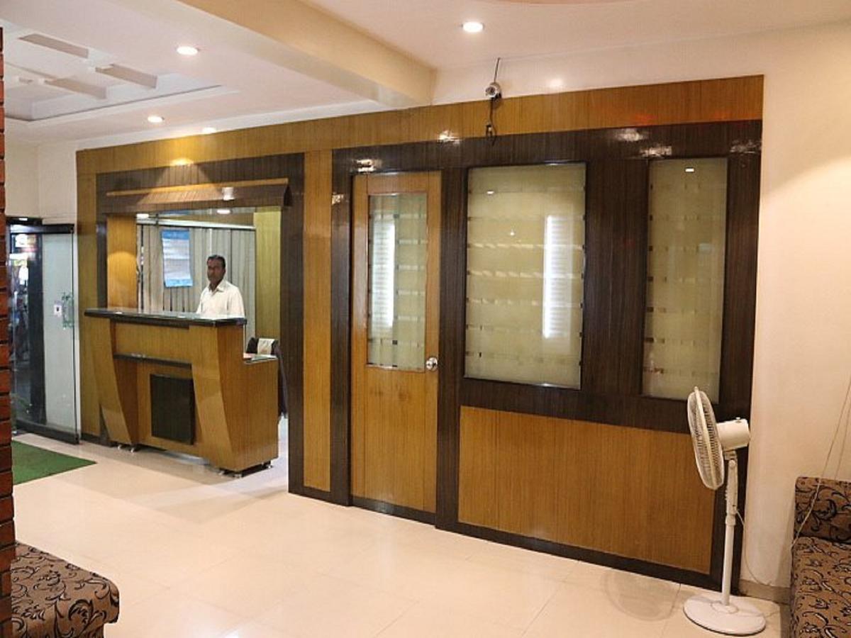 Hotel Shri Krishna Shirdi Eksteriør billede