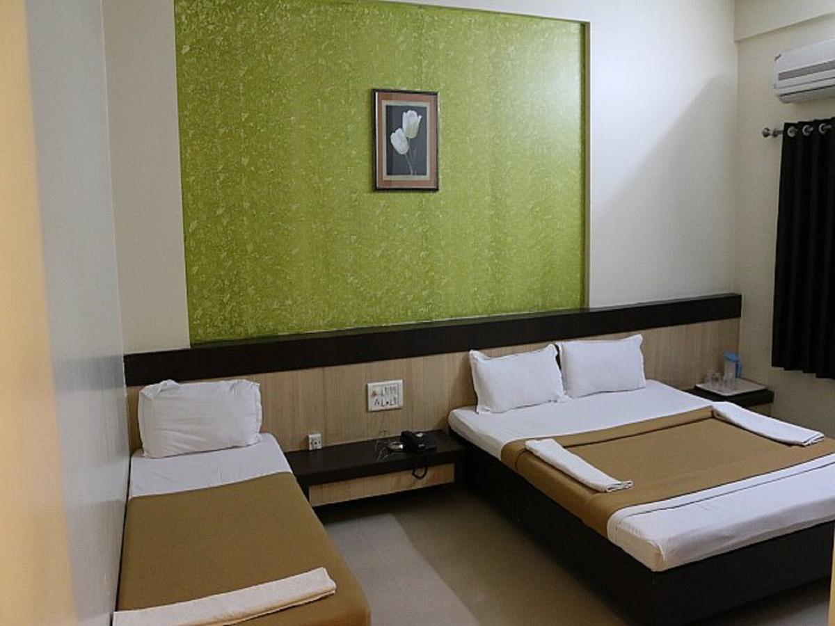 Hotel Shri Krishna Shirdi Eksteriør billede