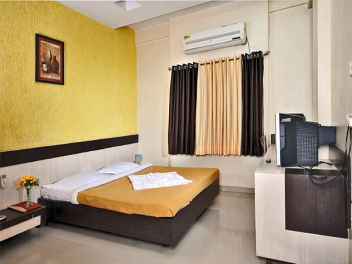 Hotel Shri Krishna Shirdi Eksteriør billede