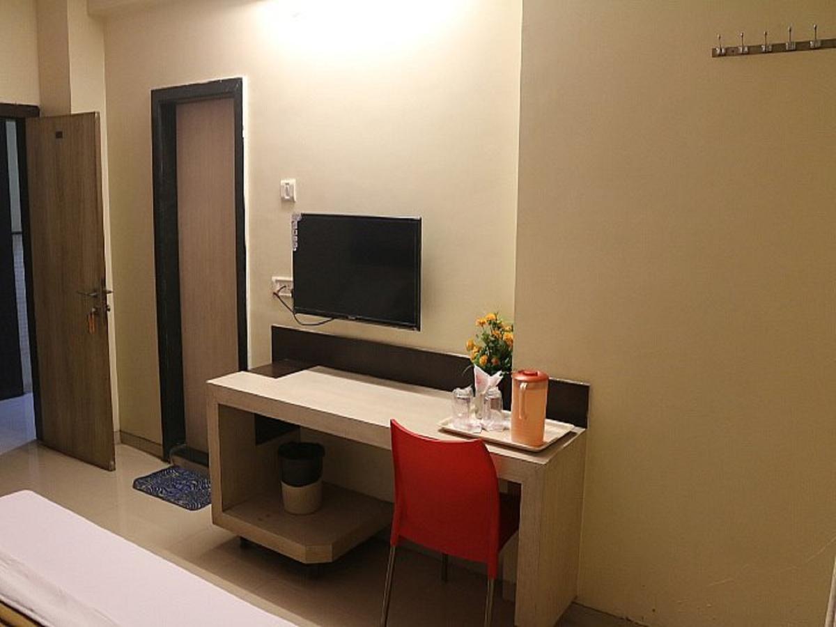 Hotel Shri Krishna Shirdi Eksteriør billede